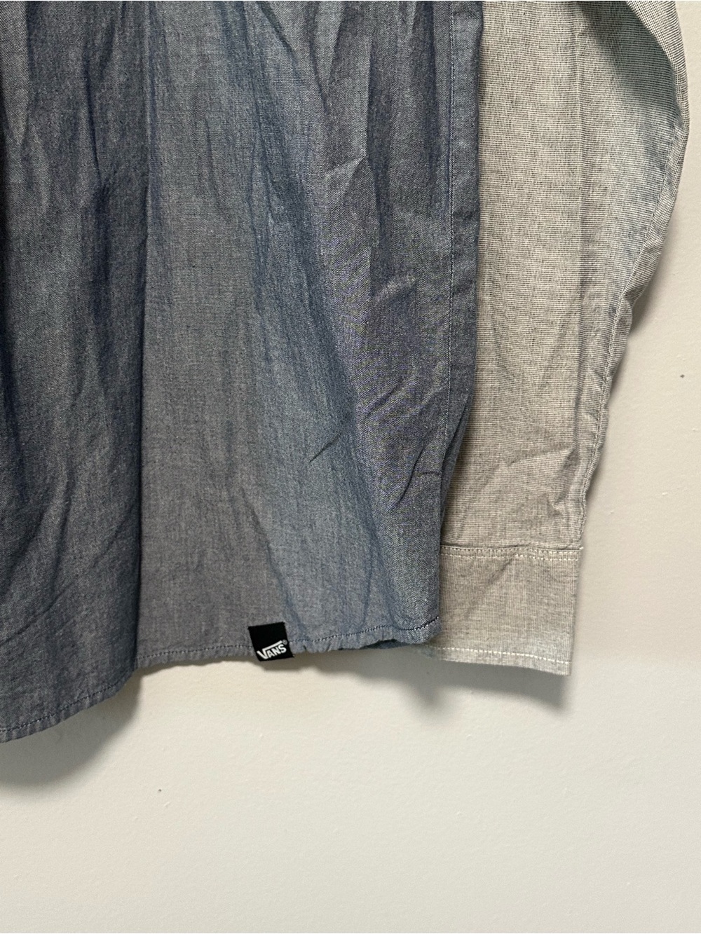 Men’s Van’s Off The Wall Large Button Up Shirt Blue Gray Logo Pocket Cotton NWT - Picture 10 of 11